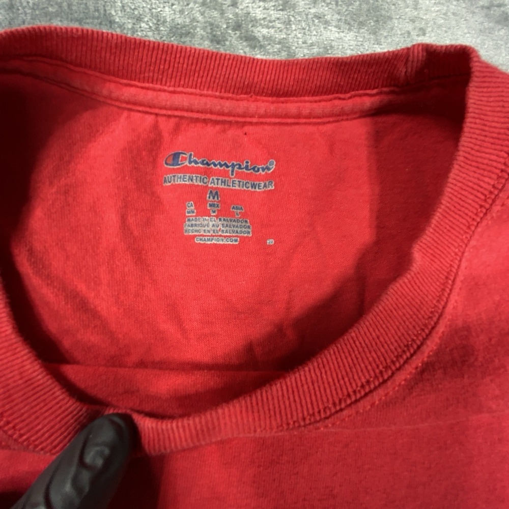 Cincinnati Bearcats Shirt Medium Red Tee Center Logo Spellout College NCAA Team - Picture 3 of 8